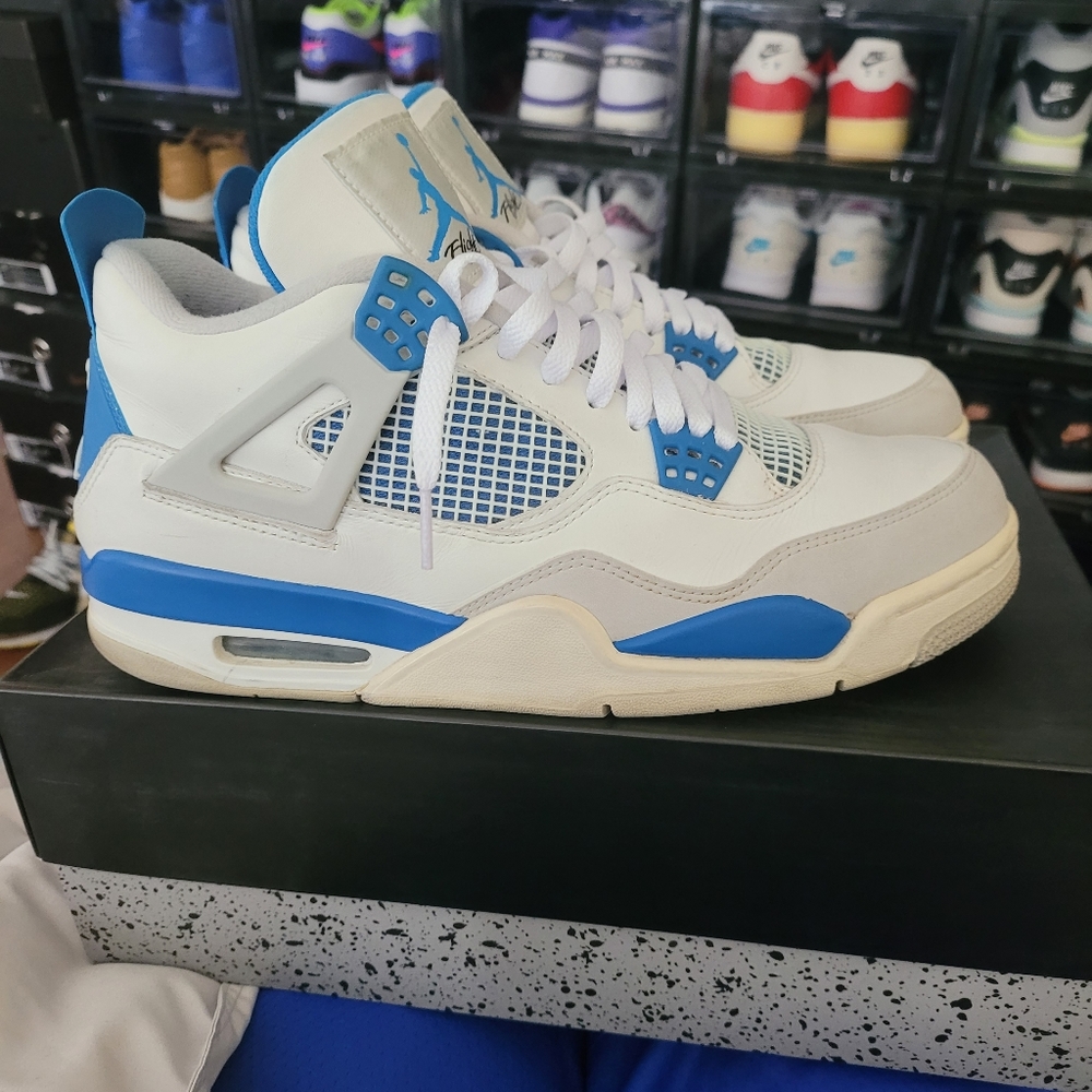 Air Jordan retro 4 Military Blue